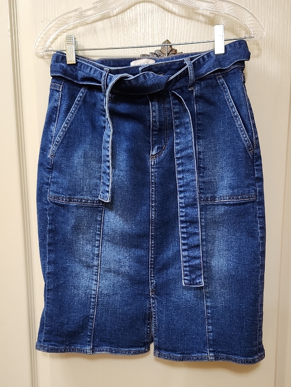 LOFT BLUE DENIM SKIRT WITH A BELT